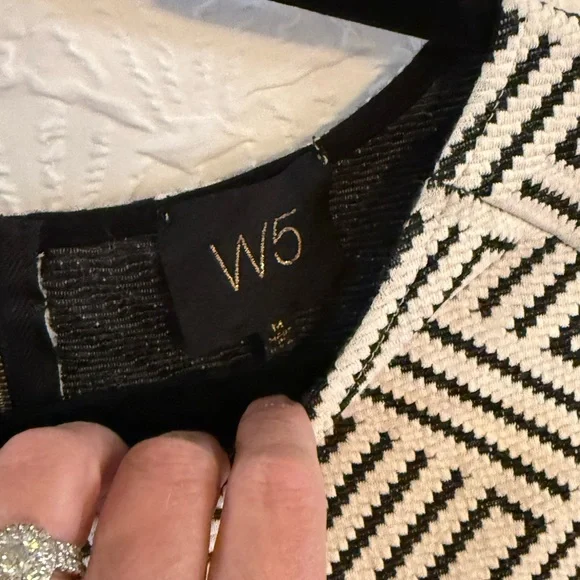 W5 Black and White Geometric Patterned Knit Top/Anthro Vibes - Picture 2 of 5